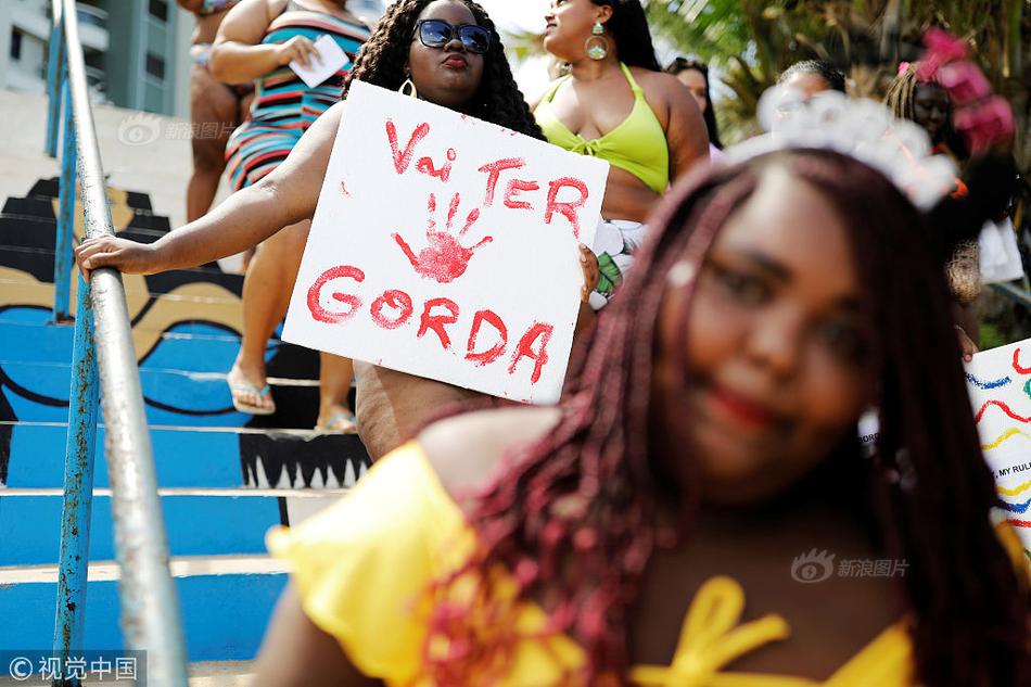 爹爹(古言父女)林依依講什么