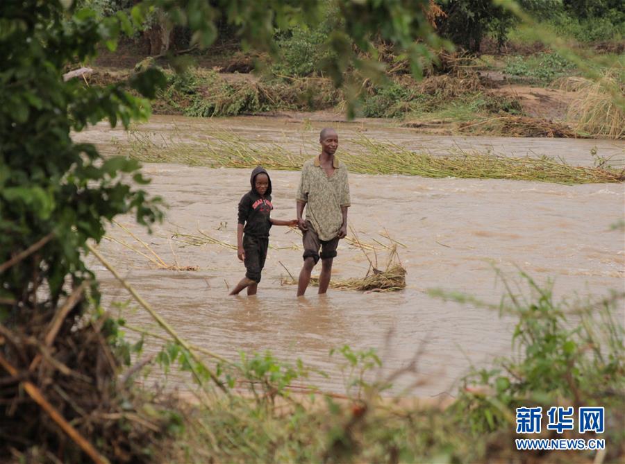1v3顧家三兄弟墨書白吞花小說