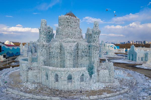 初中清純少女墮落筆趣閣小說江綿綿