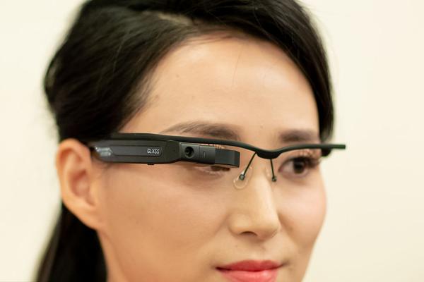 怎能不沾塵by黃燜雞講的什么