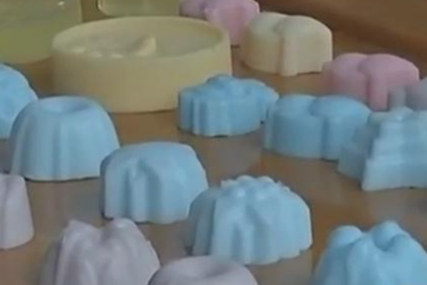 做反派的心頭肉(快穿)作者:姜姜醬